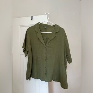 NWOT Old Navy Women’s Crinkle Gauze Set — Top and Shorts — size large